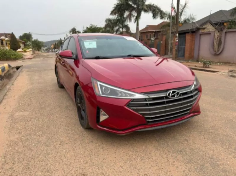 Hyundai Elantra   - 2020