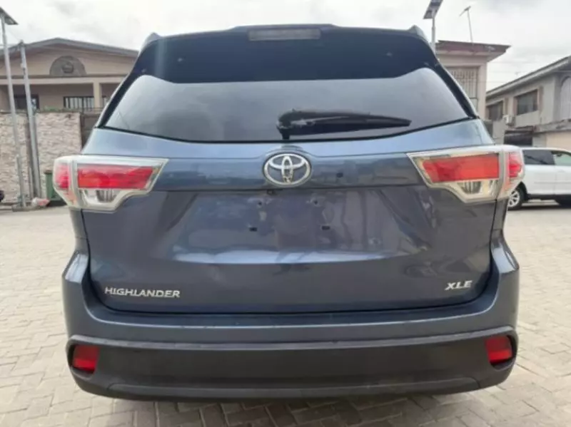 Toyota Highlander   - 2014