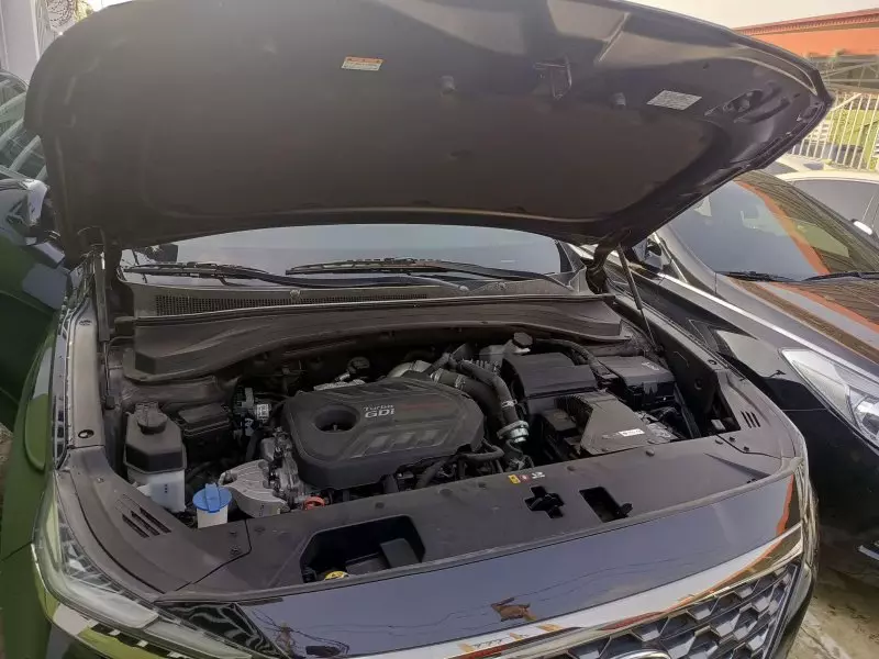 Hyundai Santa FE   - 2020