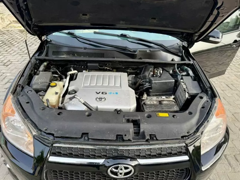 Toyota RAV4   - 2011