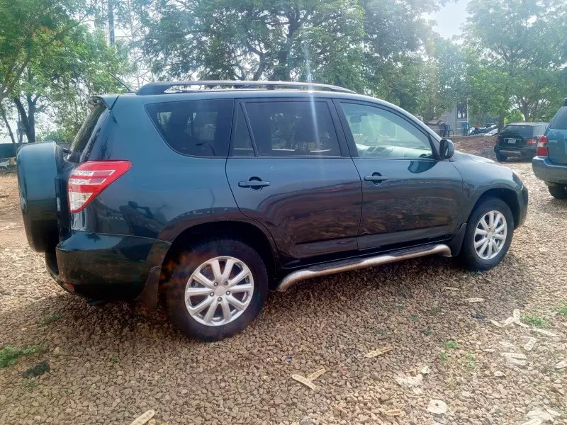 Toyota RAV4   - 2011