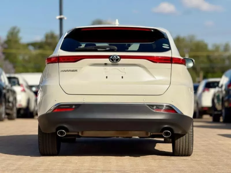 Toyota Harrier   - 2020