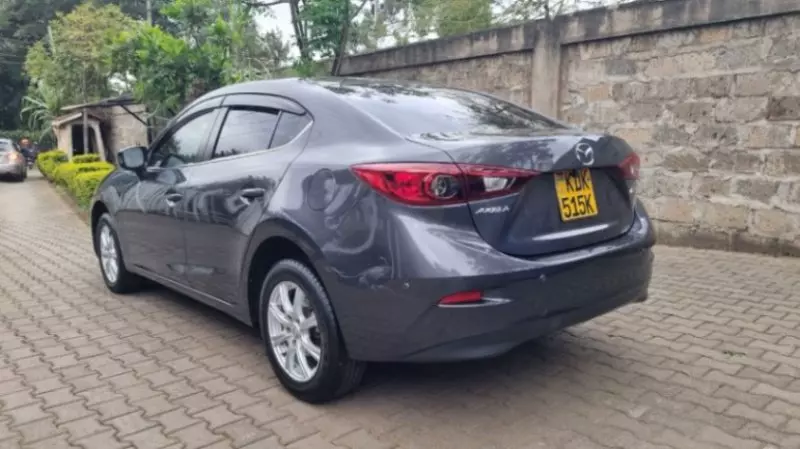 Mazda Axela    - 2015