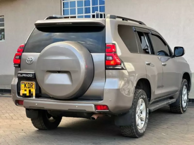 Toyota Landcruiser Prado   - 2017