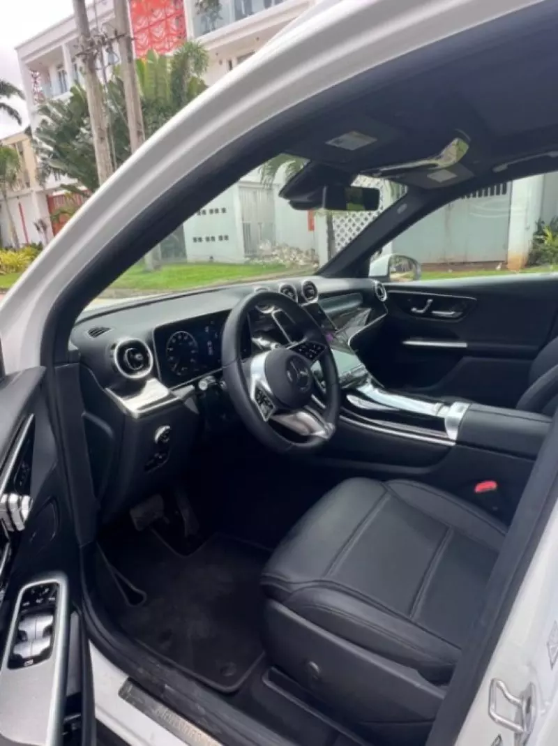 Mercedes-Benz GLC 300 - 2025