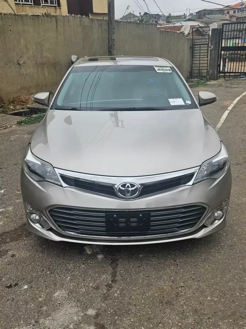 Toyota Avalon   - 2013