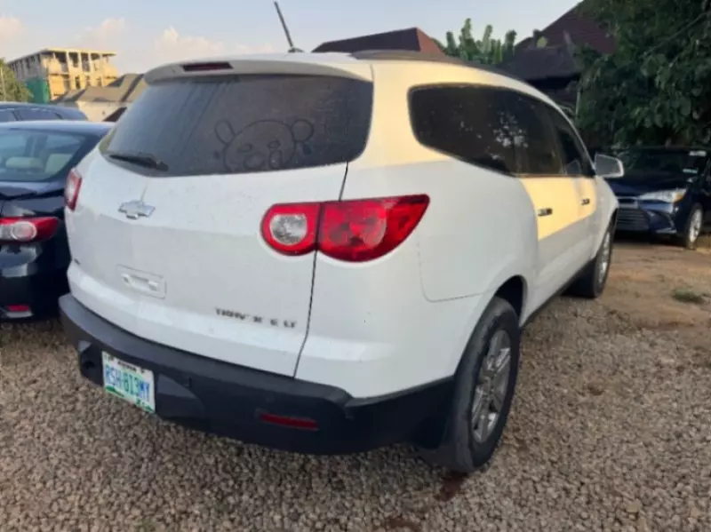 Chevrolet Traverse   - 2012