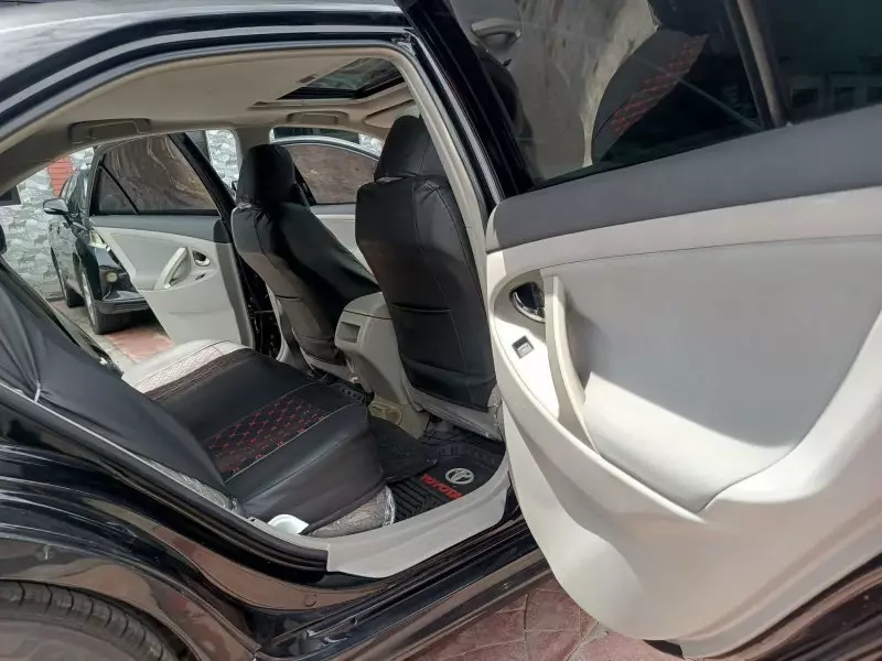 Toyota Camry   - 2011