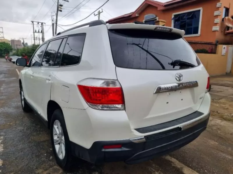 Toyota Highlander   - 2009