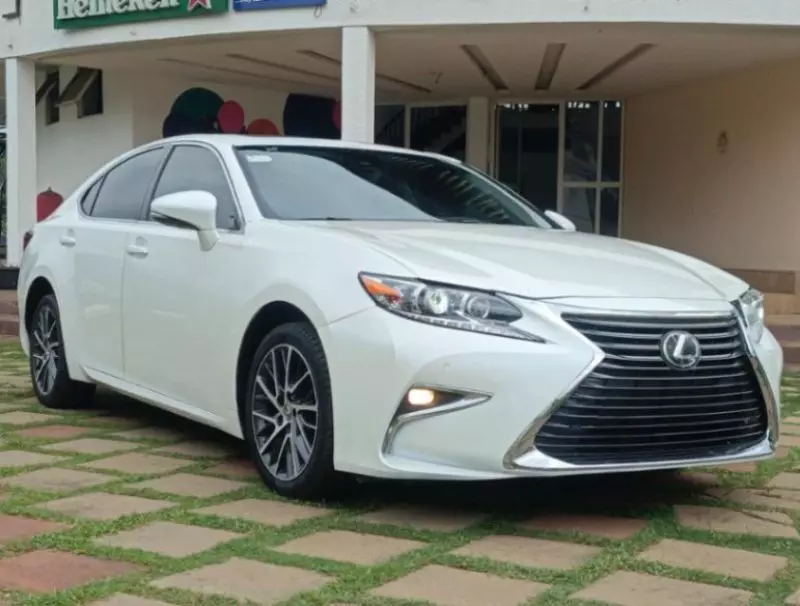 Lexus ES 350   - 2017