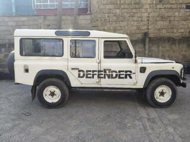 Land Rover Defender   - 1997