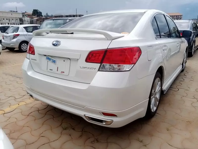 Subaru Legacy   - 2012