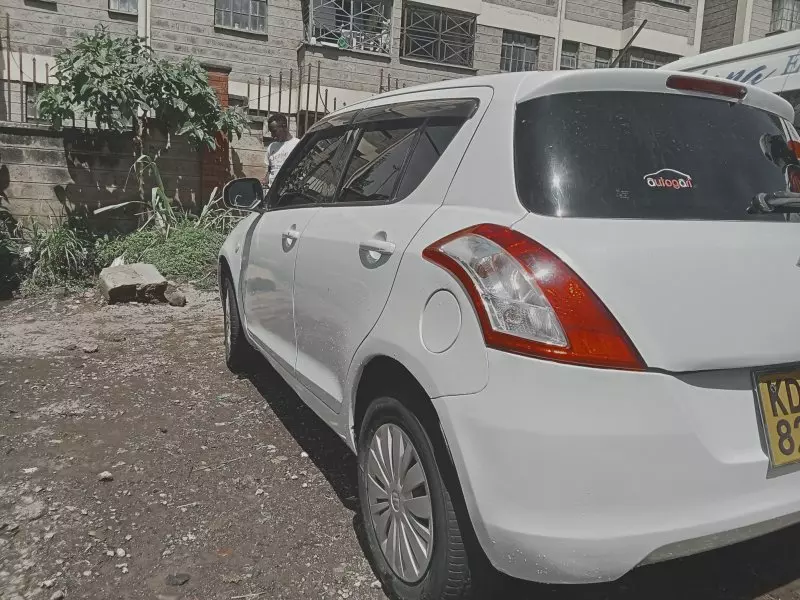 SUZUKI Swift   - 2015