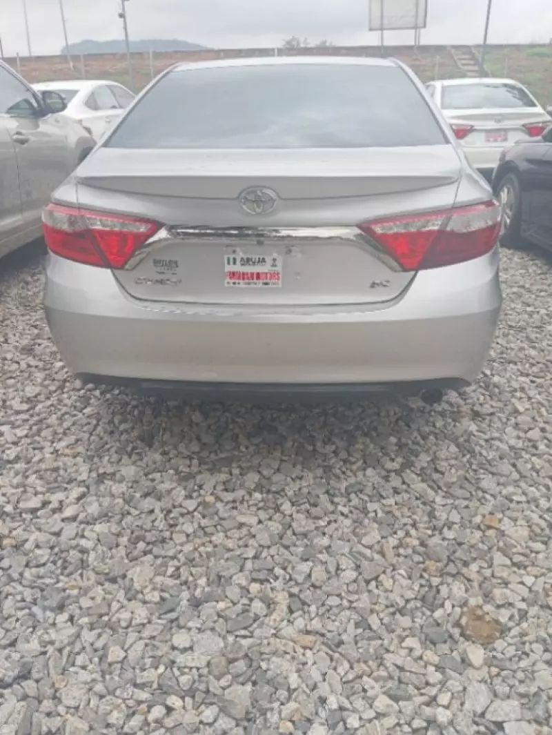 Toyota camry   - 2015