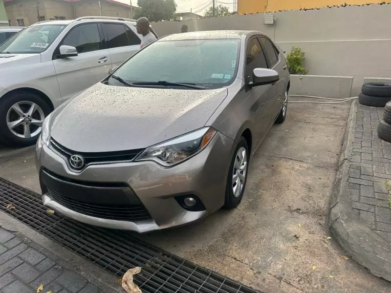 Toyota camry   - 2016