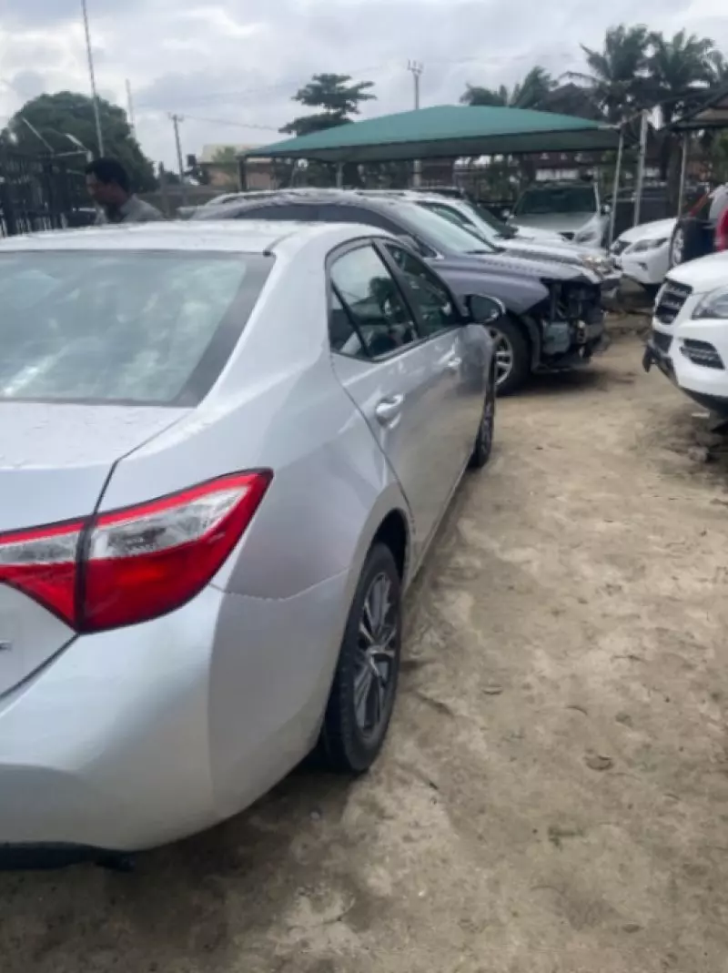 Toyota Corolla   - 2015