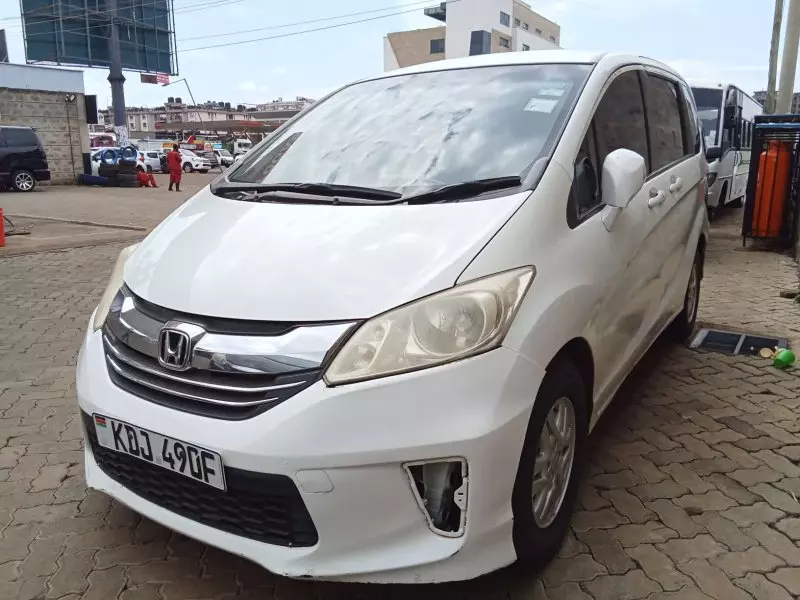 Honda Freed   - 2015