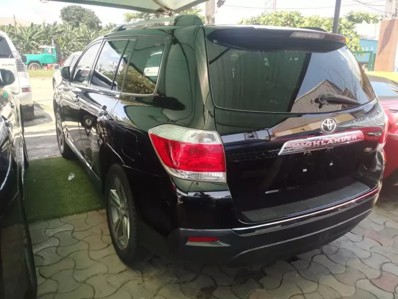 Toyota Highlander   - 2011