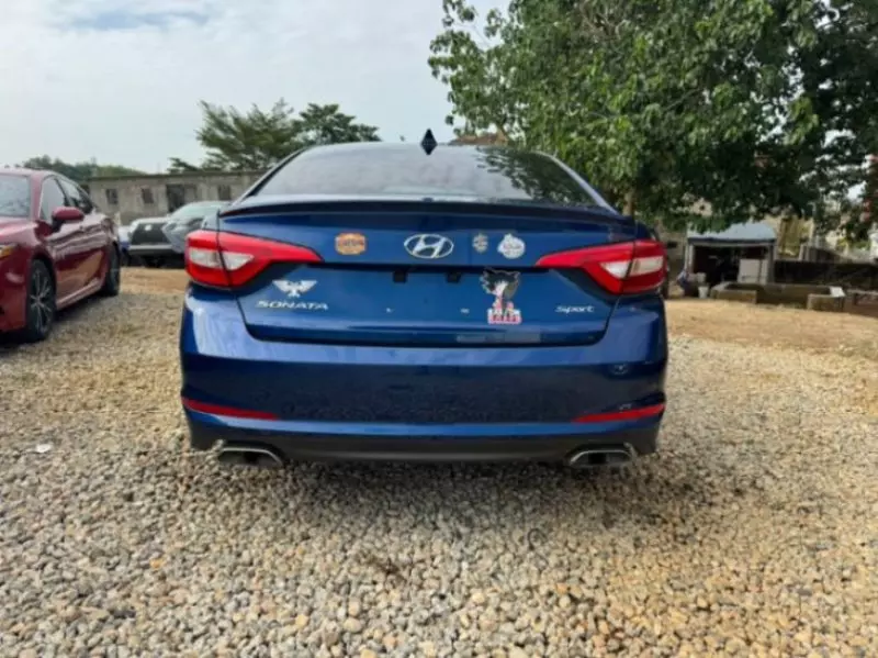 Hyundai Sonata   - 2015
