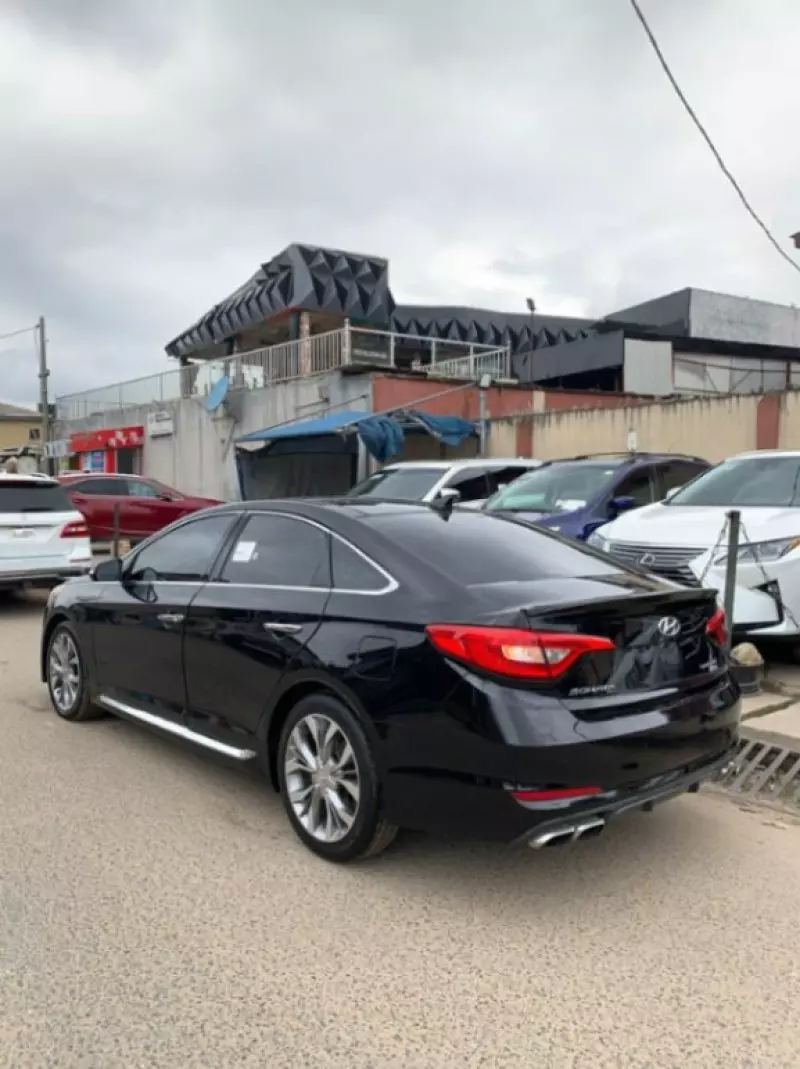 Hyundai Sonata   - 2015