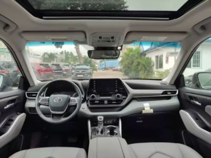 Toyota Highlander   - 2022