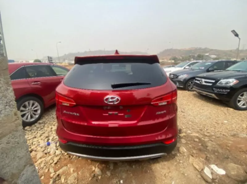 Hyundai Santa Fe   - 2013