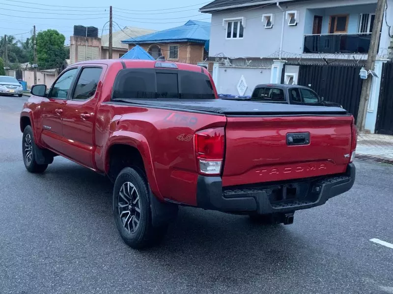 Toyota Tacoma   - 2021