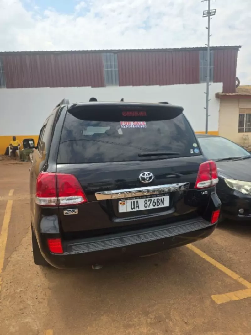 Toyota Landcruiser ZX   - 2011