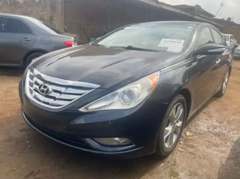 Hyundai Sonata   - 2013
