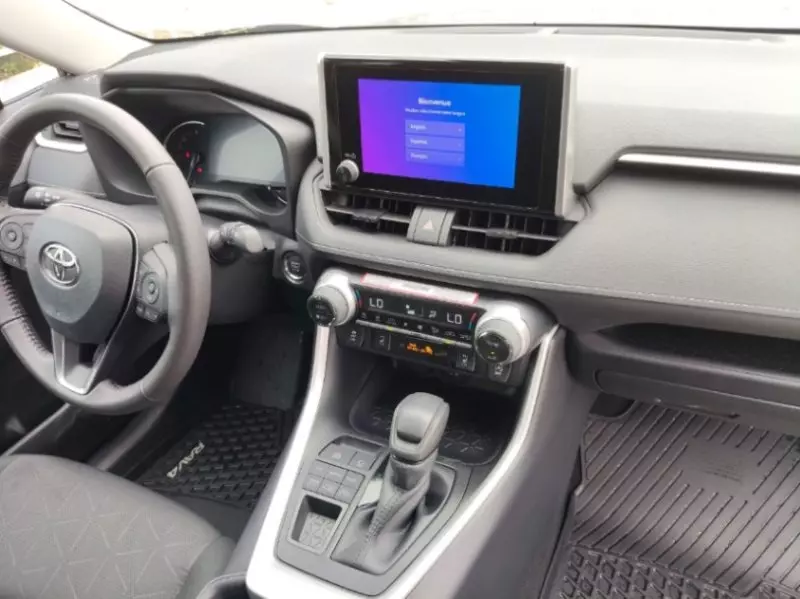 Toyota RAV 4   - 2025