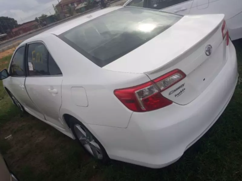 Toyota Camry   - 2012