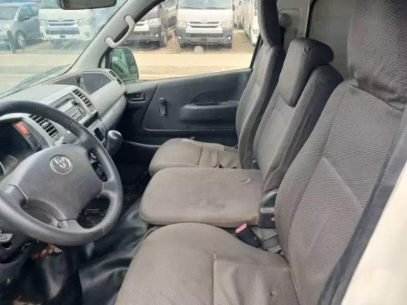 Toyota Hiace   - 2009