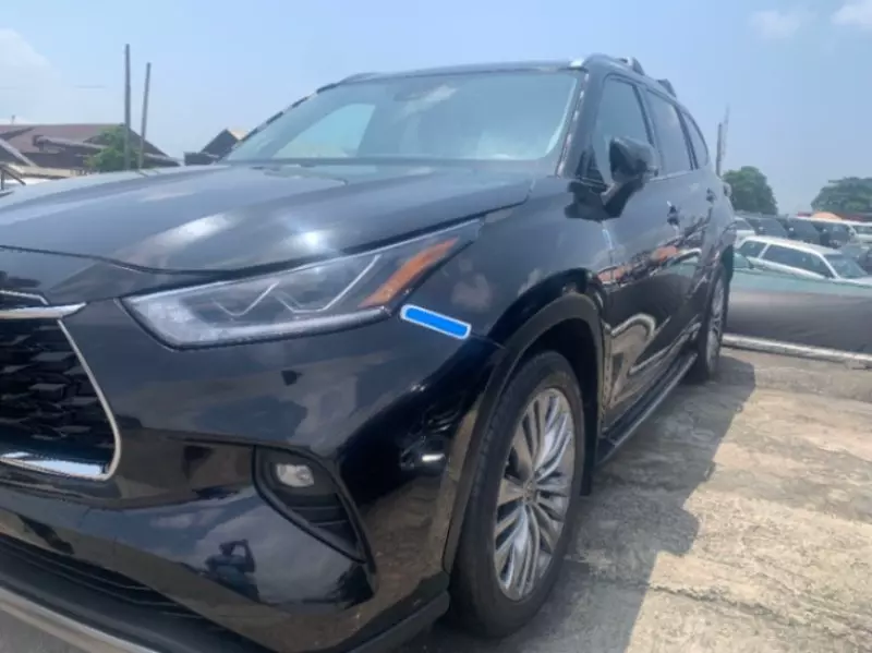 Toyota Highlander   -