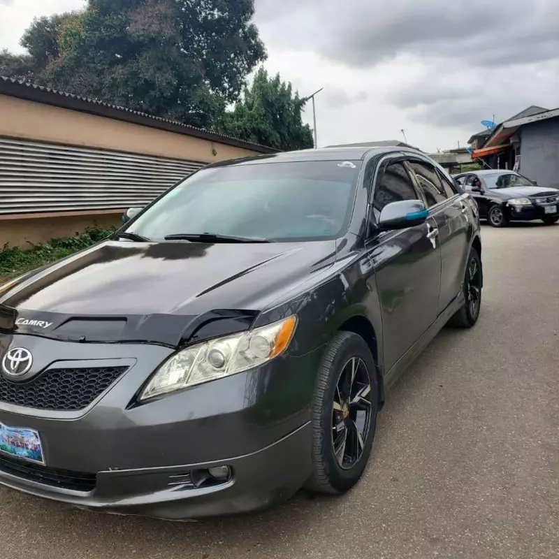 Toyota Camry   - 2009