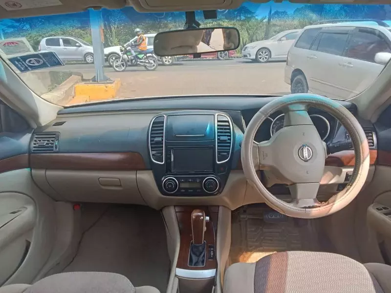 Nissan Sylphy   - 2010