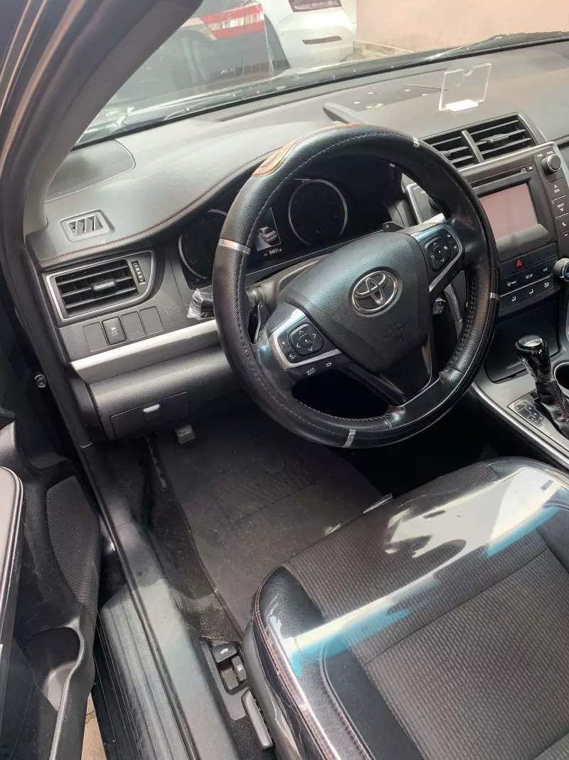 Toyota Camry   - 2017