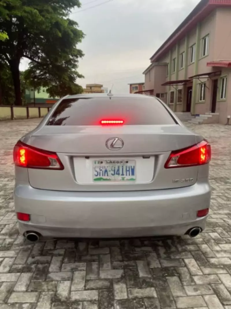 Lexus IS 250   - 2012