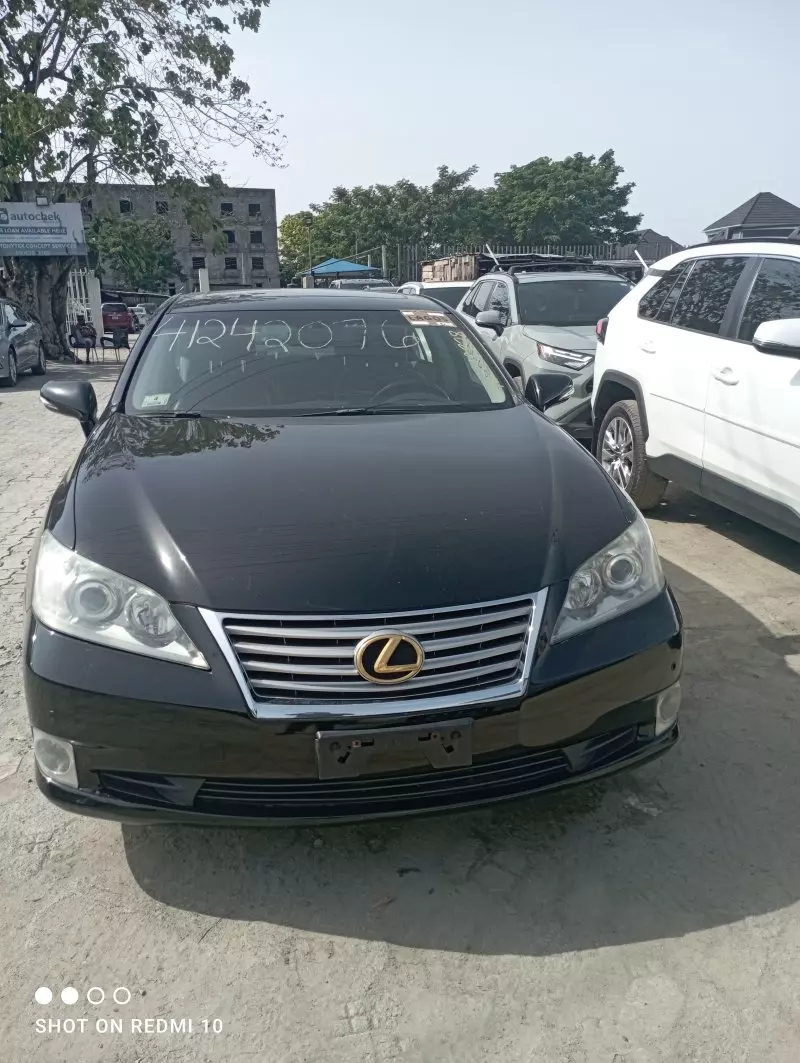 Lexus ES 350   - 2011