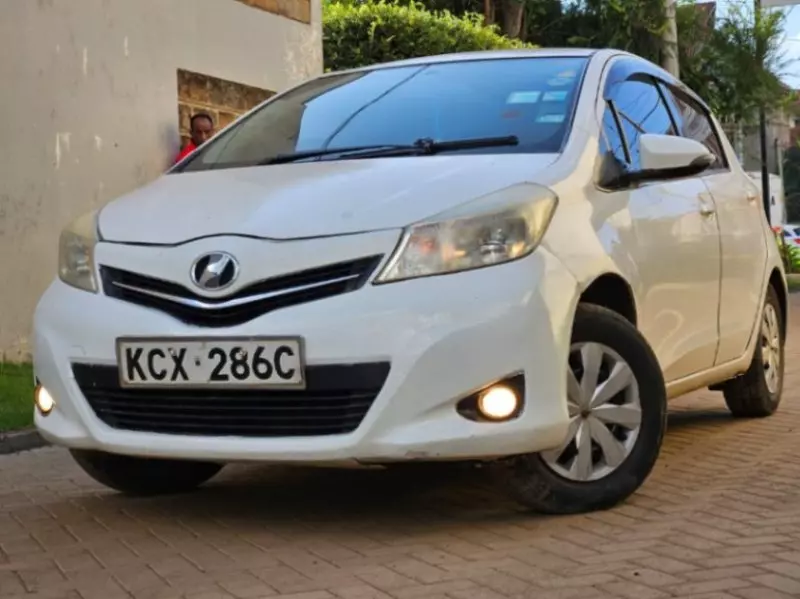 Toyota Vitz   - 2012