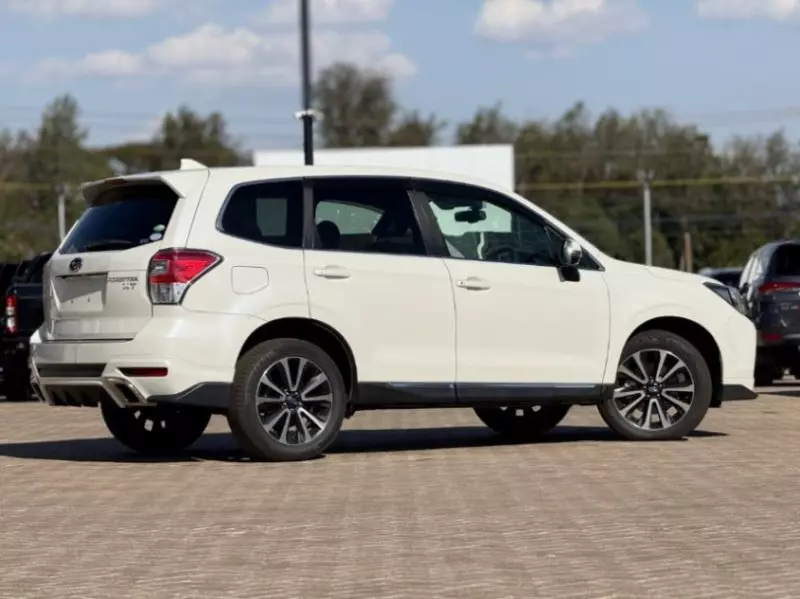 Subaru Forester   - 2017