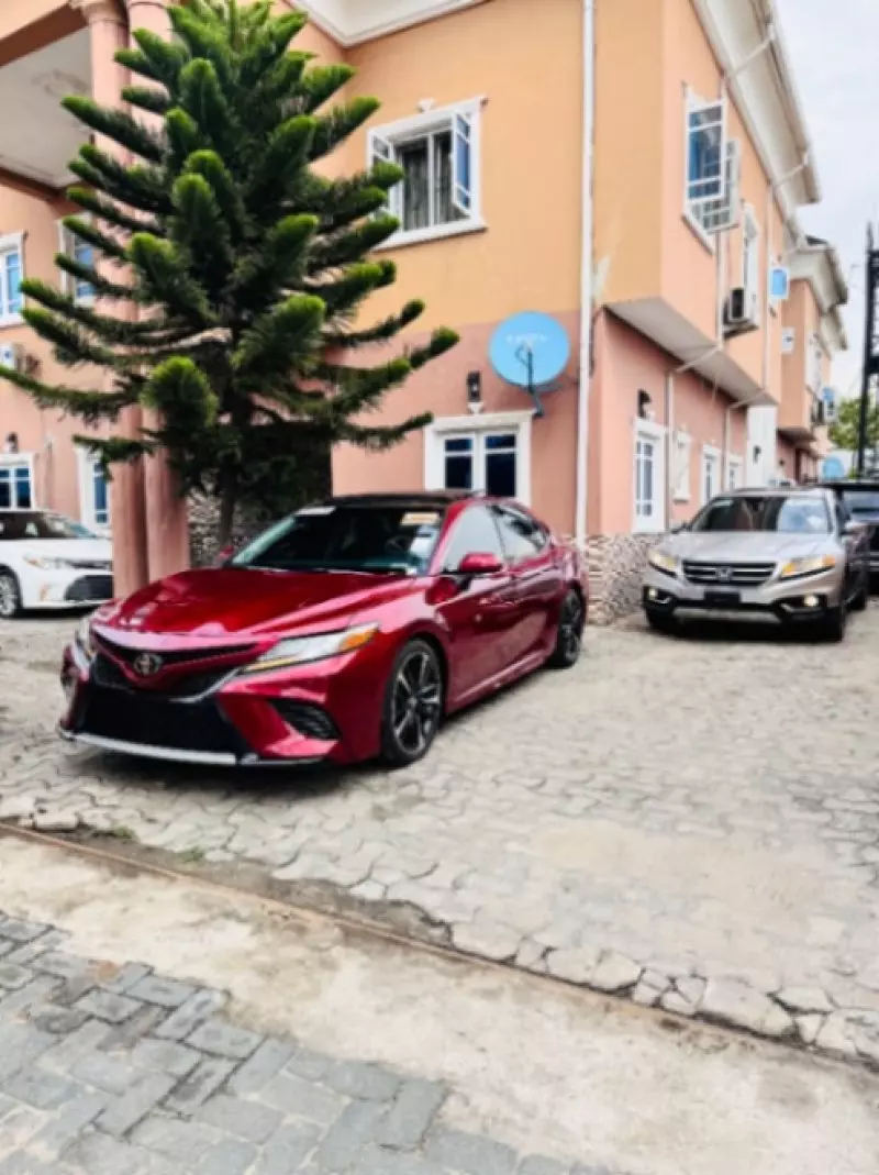 Toyota Camry   - 2018