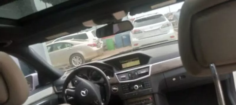 Mercedes-Benz E-Class   - 2010