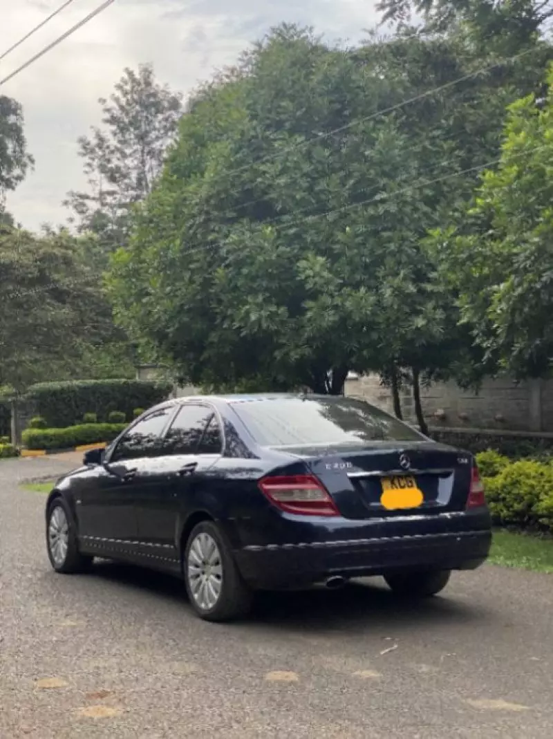 Mercedes-Benz C200   - 2010