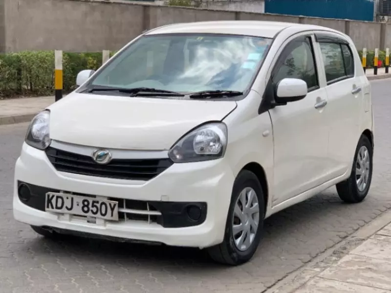 Daihatsu Mira    - 2015