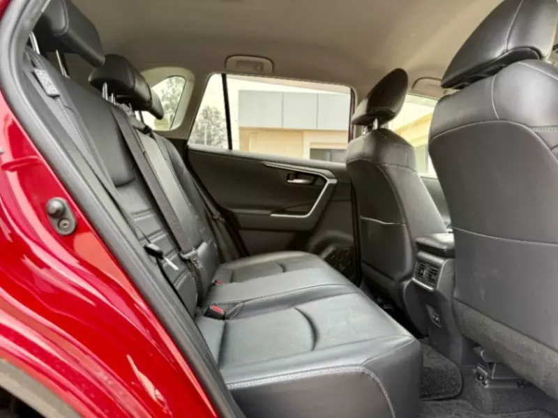 Toyota RAV 4   - 2019