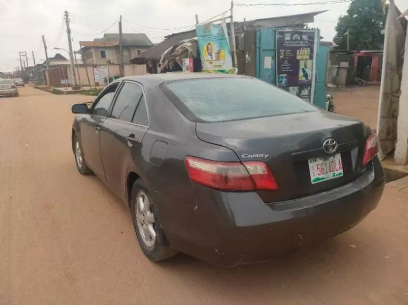 Toyota Camry   - 2009