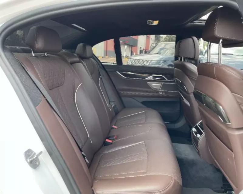 BMW 740   - 2017