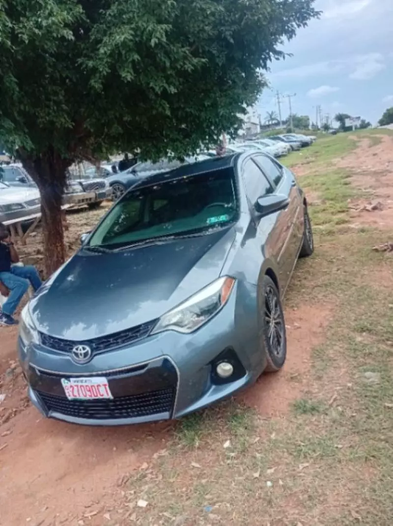 Toyota Corolla   - 2015