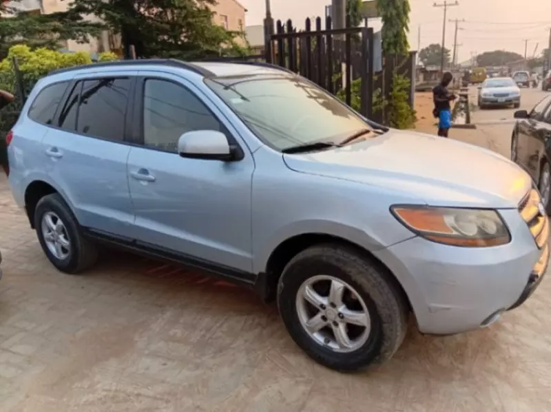 Hyundai Santa Fe   - 2008