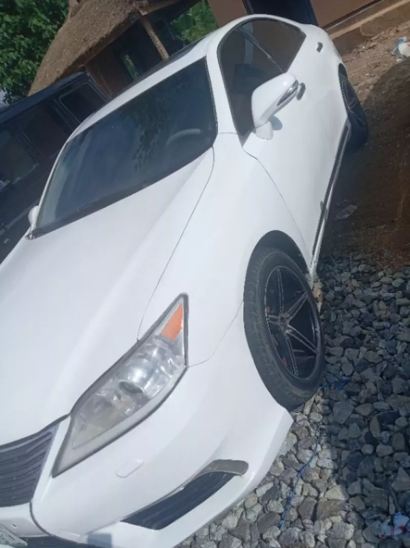 Lexus ES 350   - 2010
